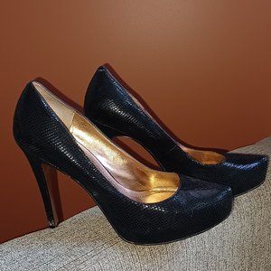BCBGeneration Parade Platform Pump - Black Snakeskin Sz 9
